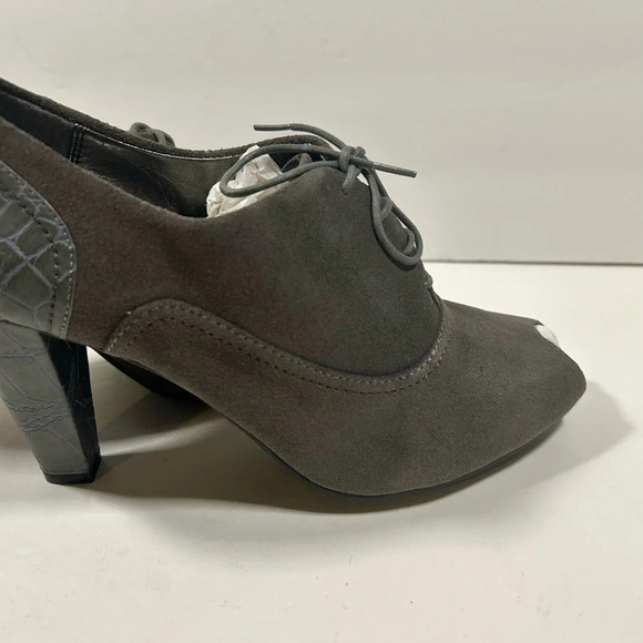 NIB!NICKELS GRAY BOOTS/BOOTIES GRAY SUEDE CROC BACK DESIGN  SIZE 9 M LACE - Picture 7 of 15
